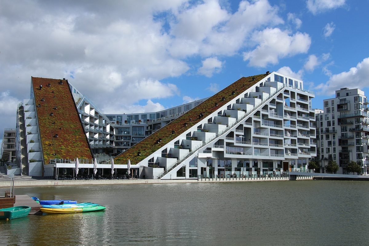 8Tallet housing in Ørestad, Copenhagen